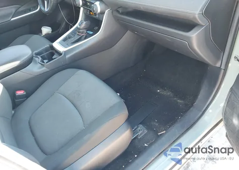 2019 Toyota Rav4 Xle from USA, damaged, VIN JTMP1RFV8KD022343